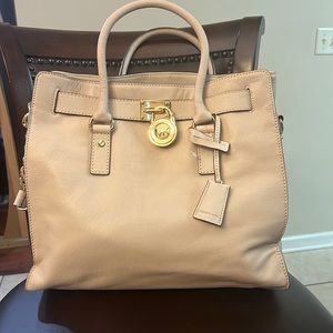 NWT Michael Kors Large Hamilton tote. Genuine Leather